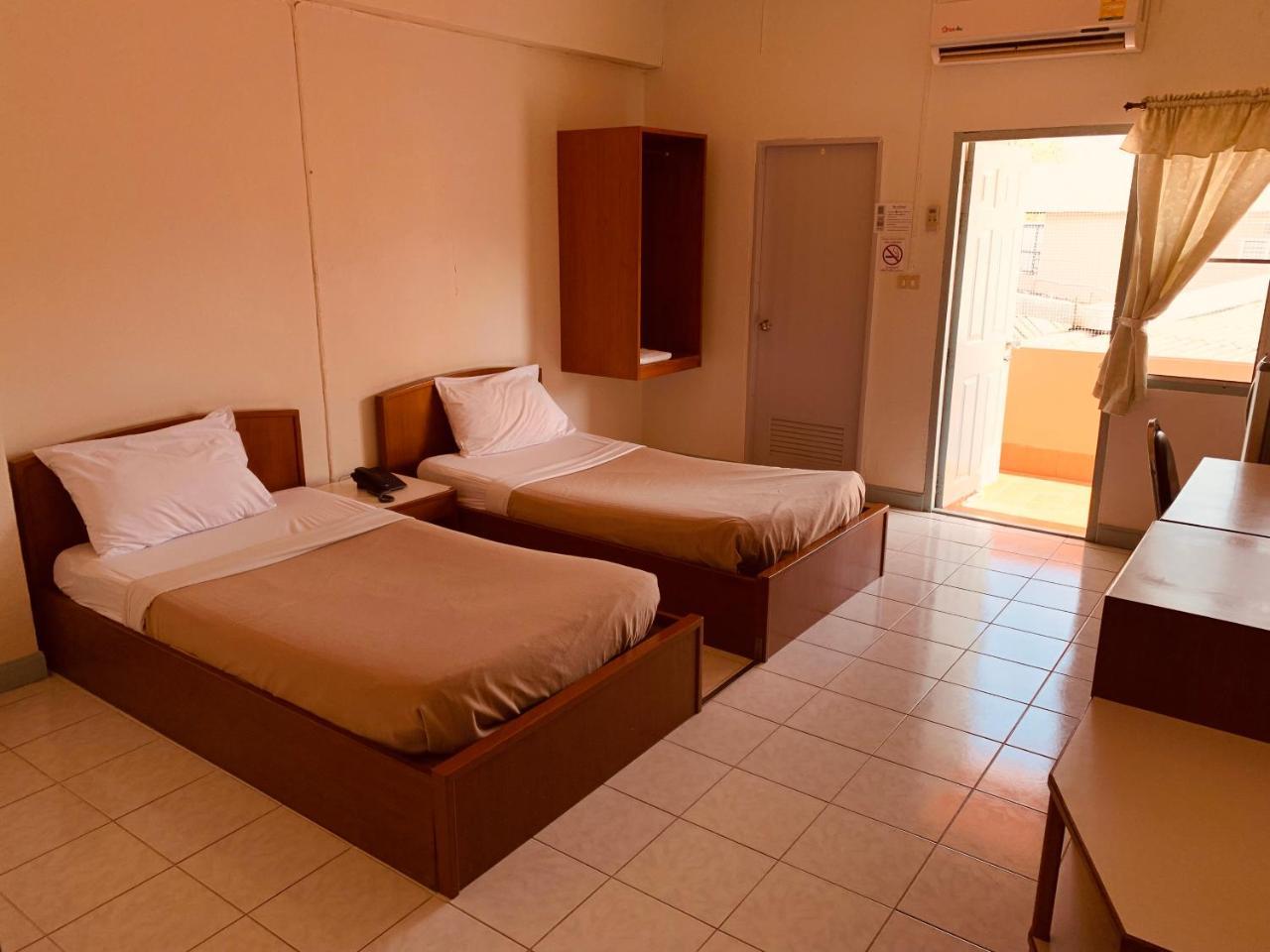 Baansilp Hotel Chiang Rai Extérieur photo